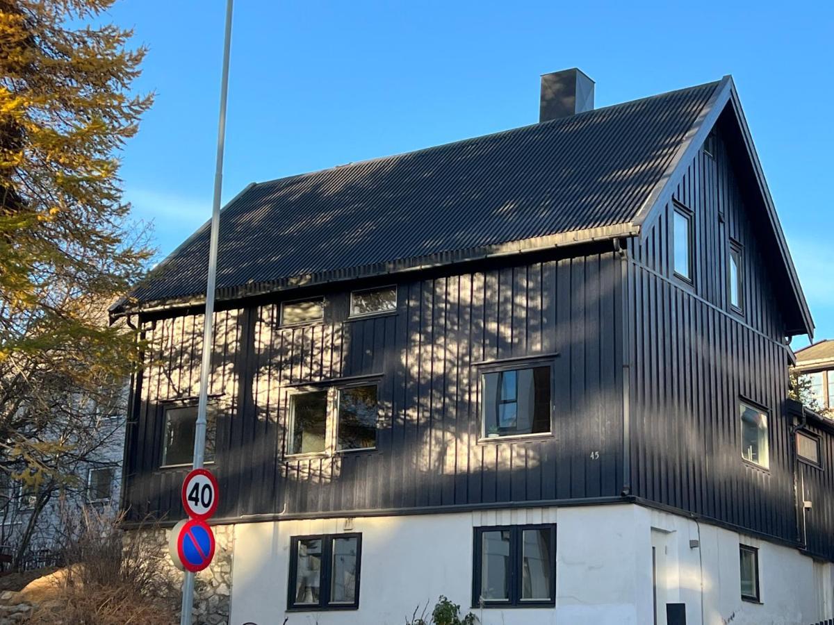 Urban And Stylish Apartment In City Centre Tromso Exterior photo